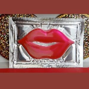 🚫SOLD🚫Lip Mask Skin Treatment♡Pom + Cranberry